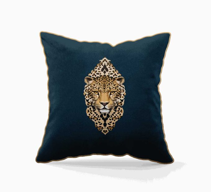 DUO ACCESSORIES Coussin Care Medaillon Leopard Coussin Carré Médaillon Léopard